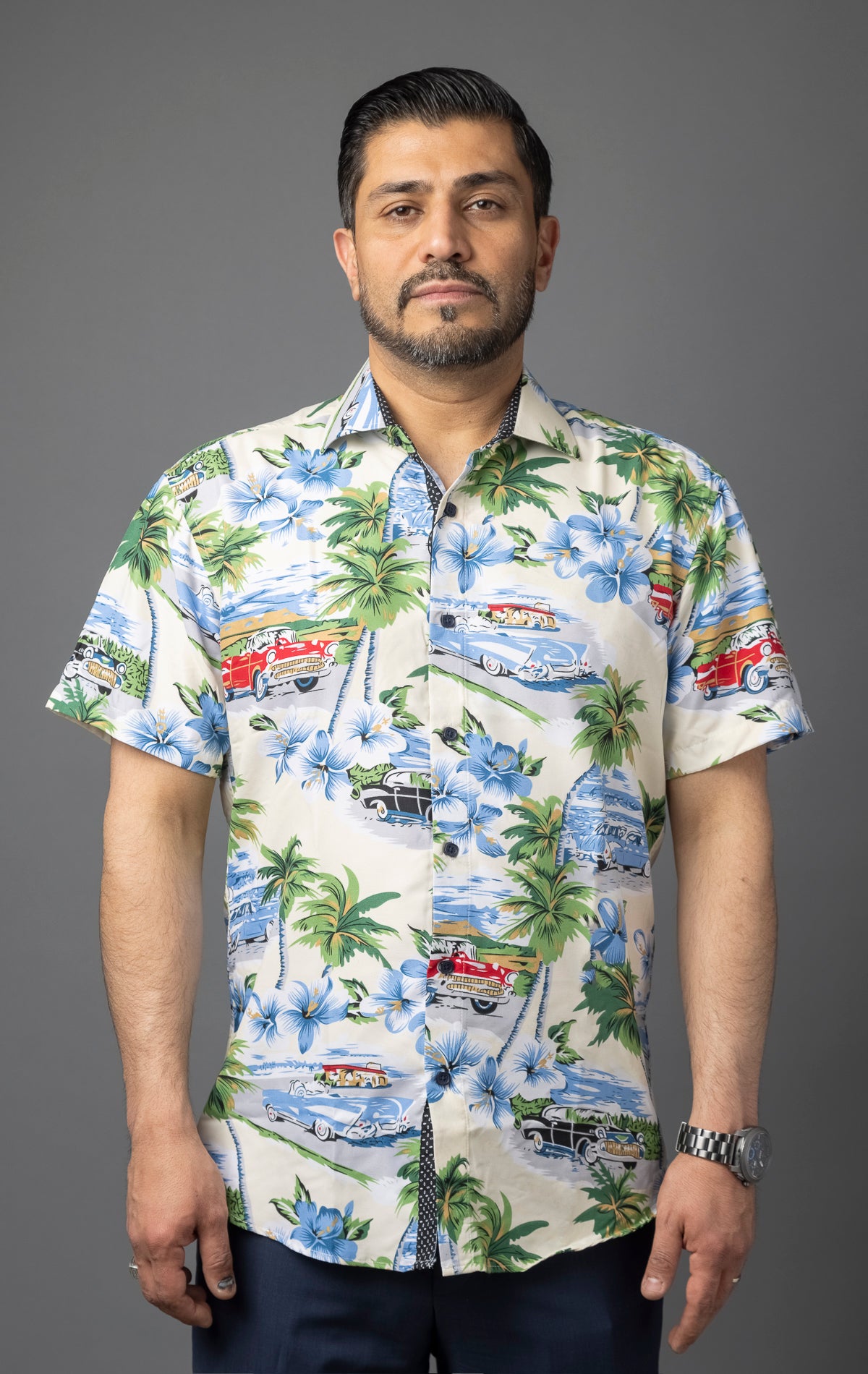 Short sleeve Hawaiian print dress shirt.