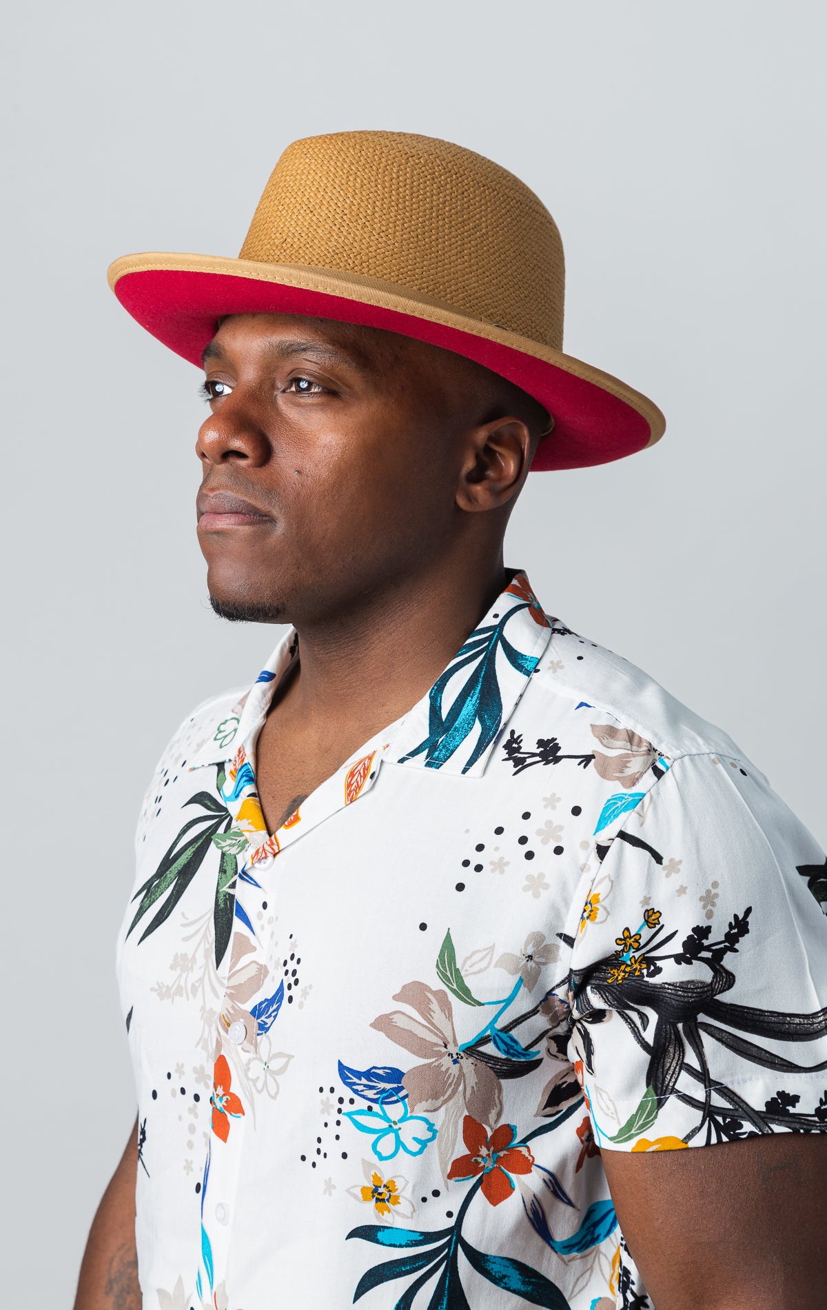 Limited edition natural straw fedora with 2.5" snap brim and contrasting under brim from the Empire Collection.