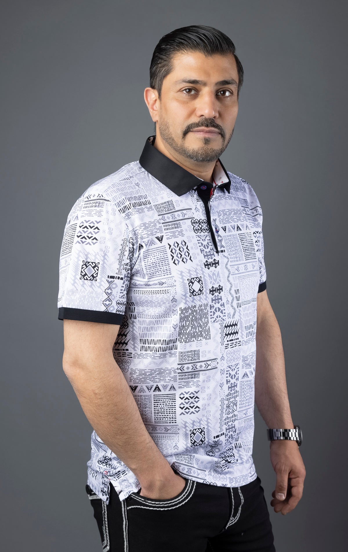 Men's casual dress polo shirt with contrast collar and embroidery, made from high-end cotton fabric. Canadian brand.