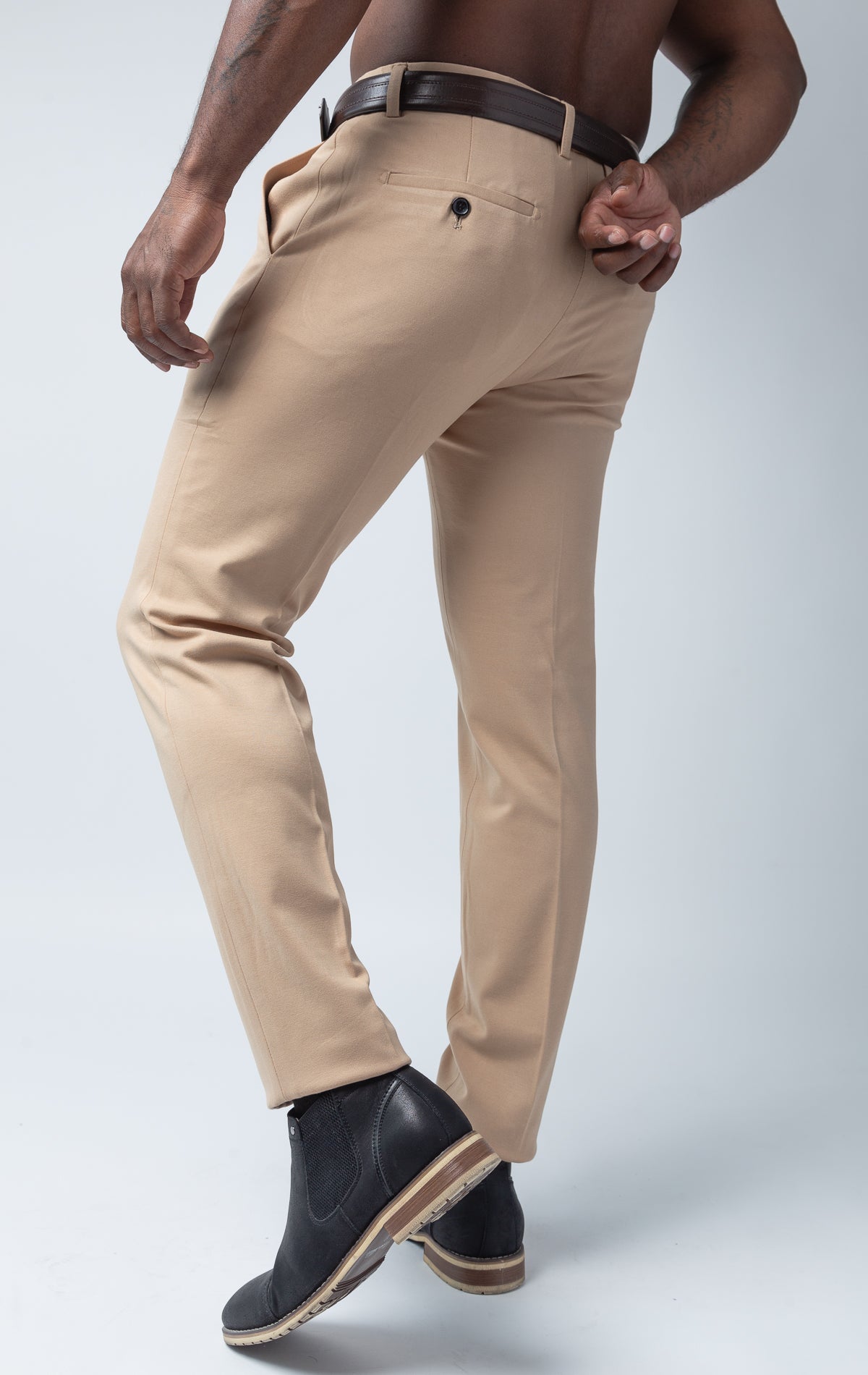 Khaki dress pants with elastic waistband technology