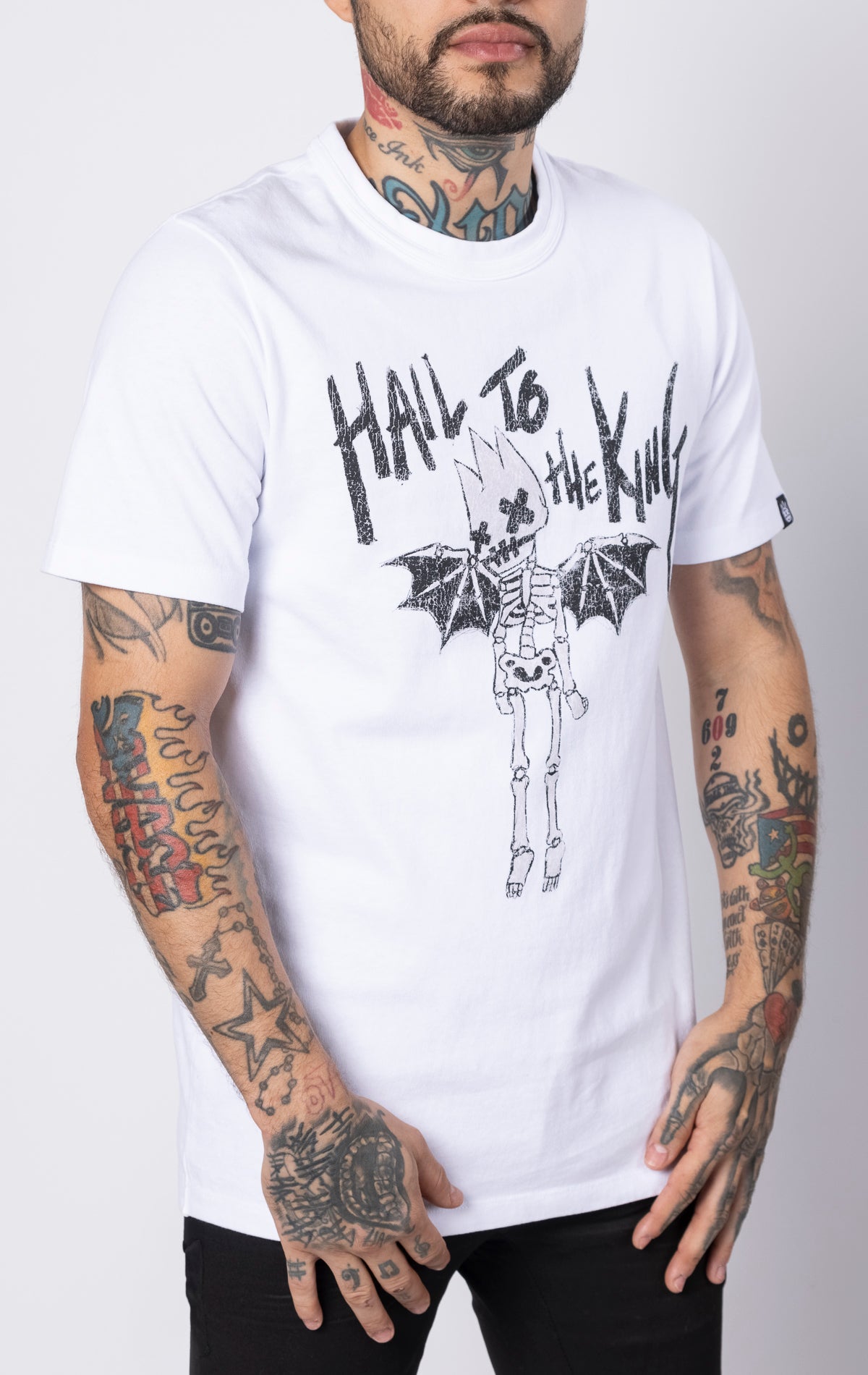 Oversized Print Cotton Tee. White t-shirt with oversized prints on the front and back. 100% cotton.