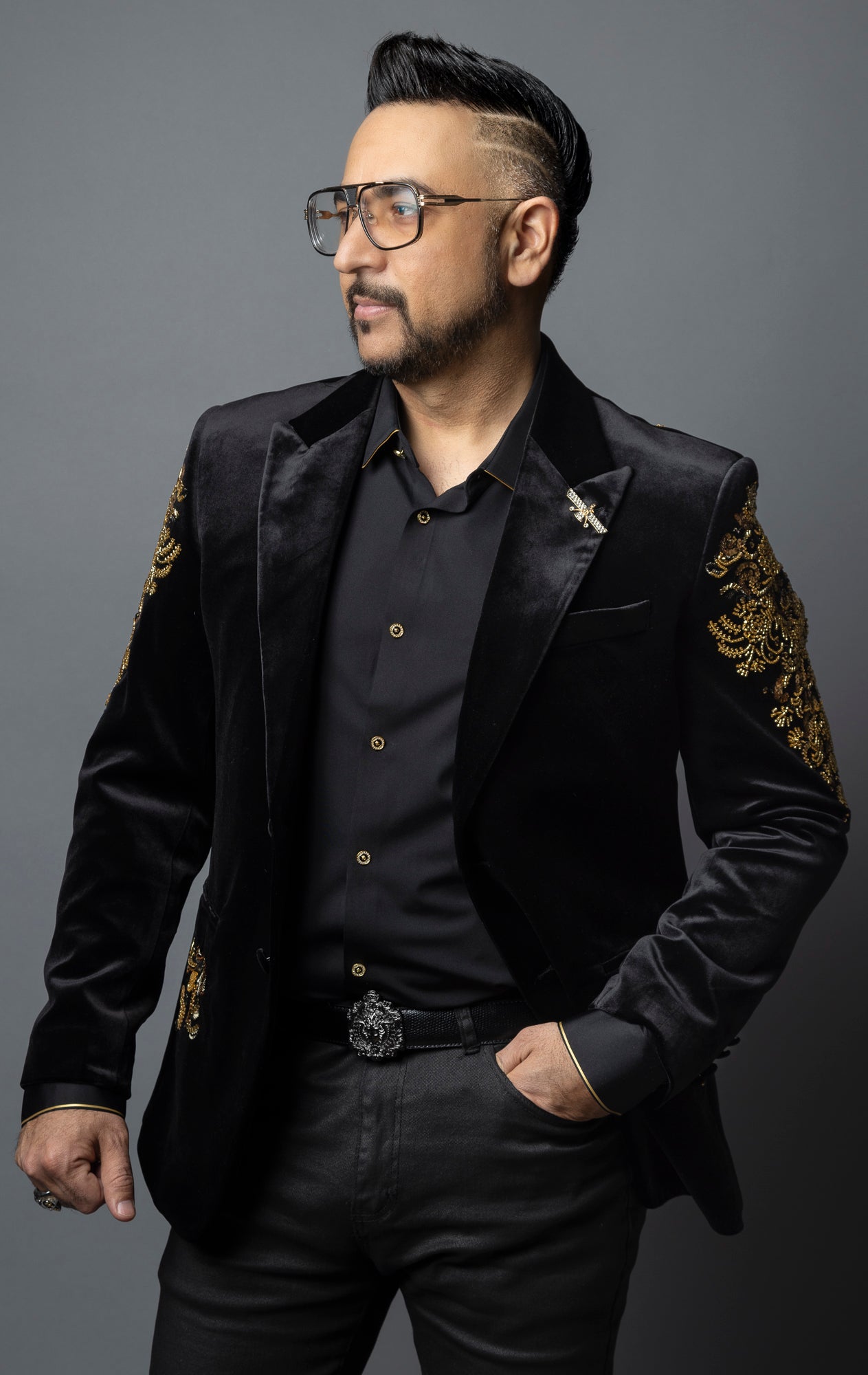 Luxury black blazer boasts gold Sequin and Beads, Velvet design, as well as a peak lapel collar and long sleeves
