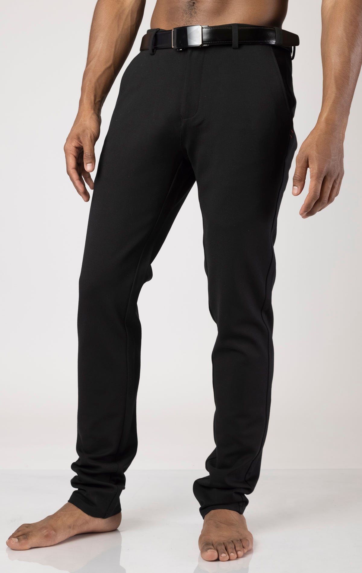 Beretta Pants, Men's slim fit pants with slanted pockets, made from high-quality cotton fabric for comfort and freedom of movement. 'ON THE MOVE' pants, 34-inch length
