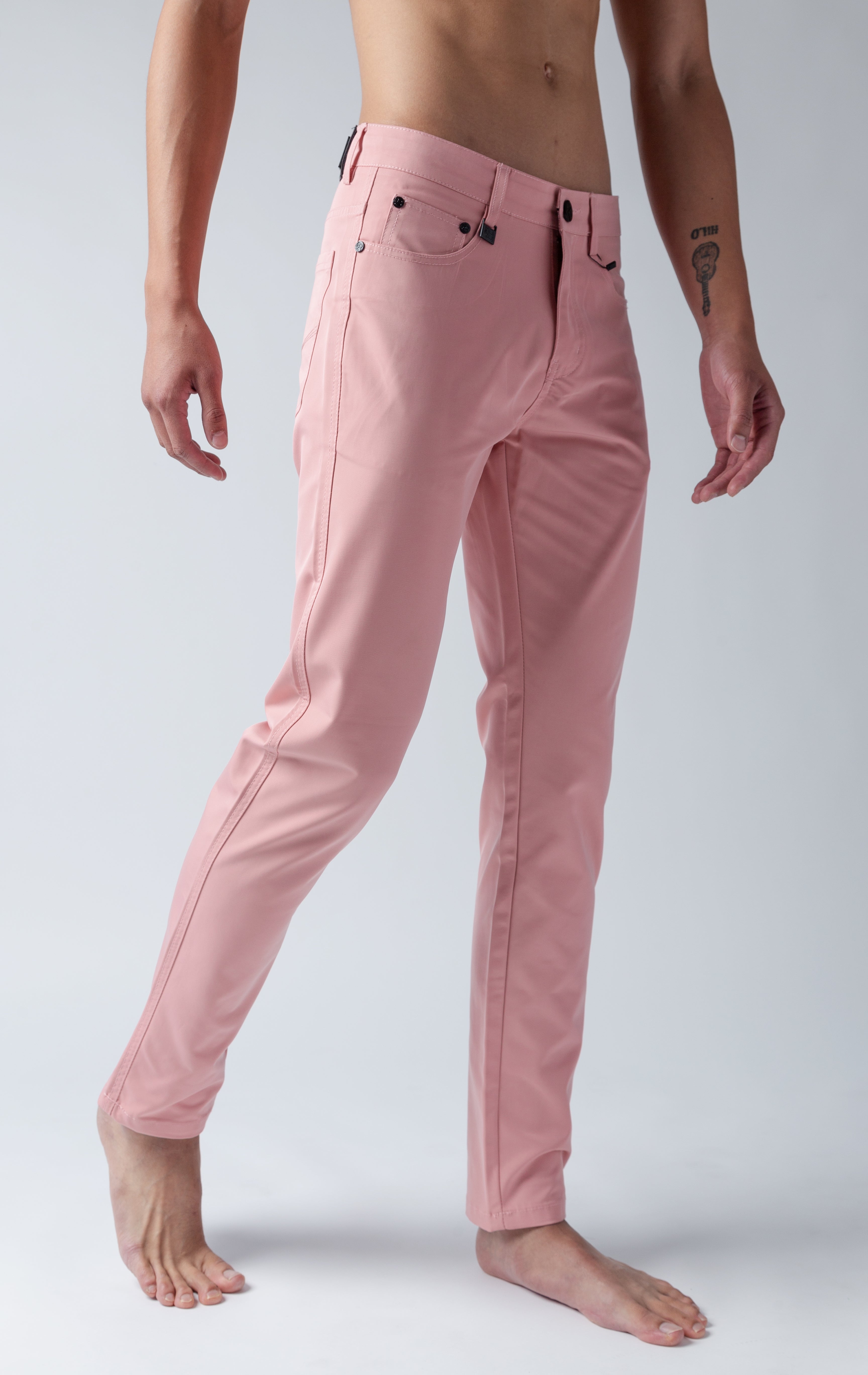 Versatile pants blending comfort and style for every fashion-forward individual