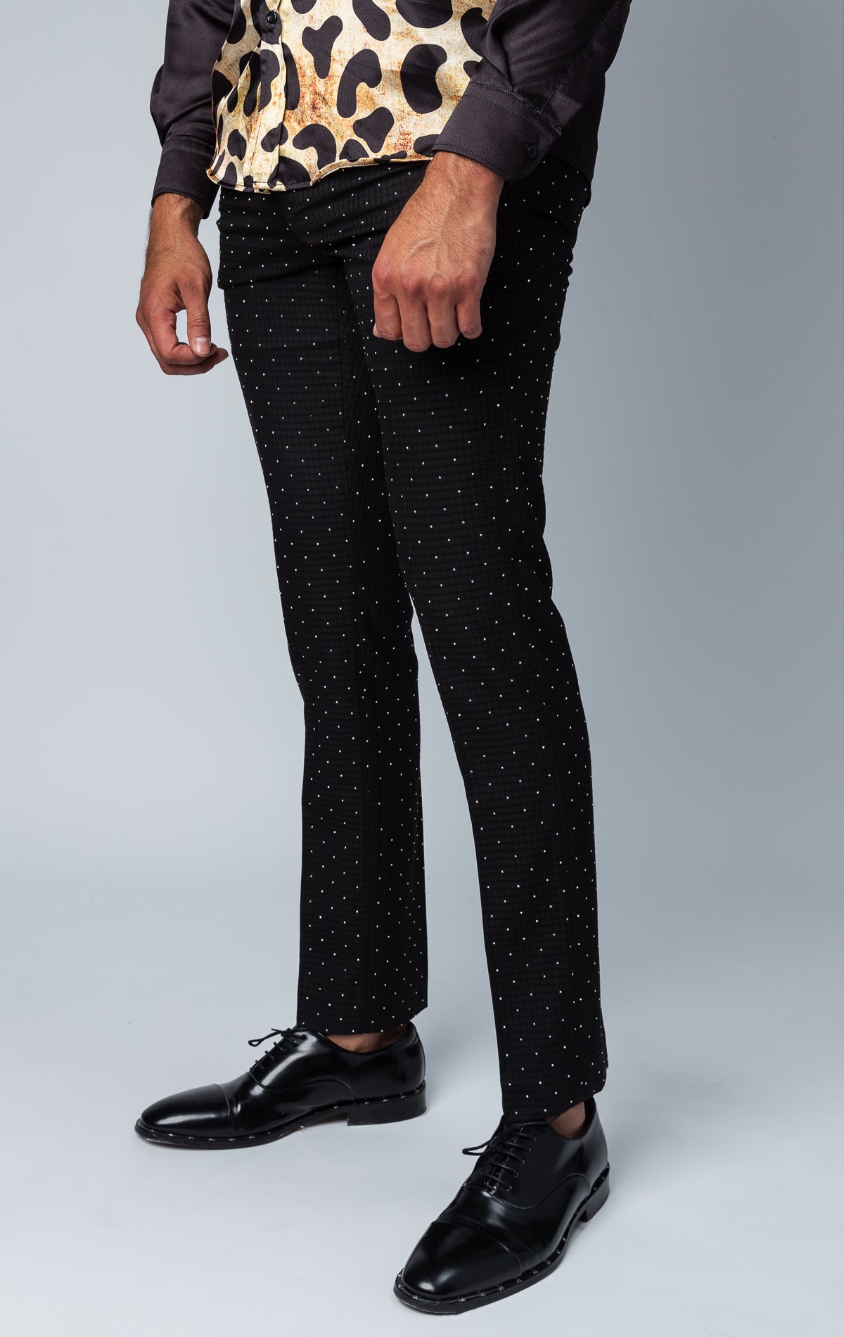 Elegant accessory with intricate patterns and sparkling crystals for a sophisticated look