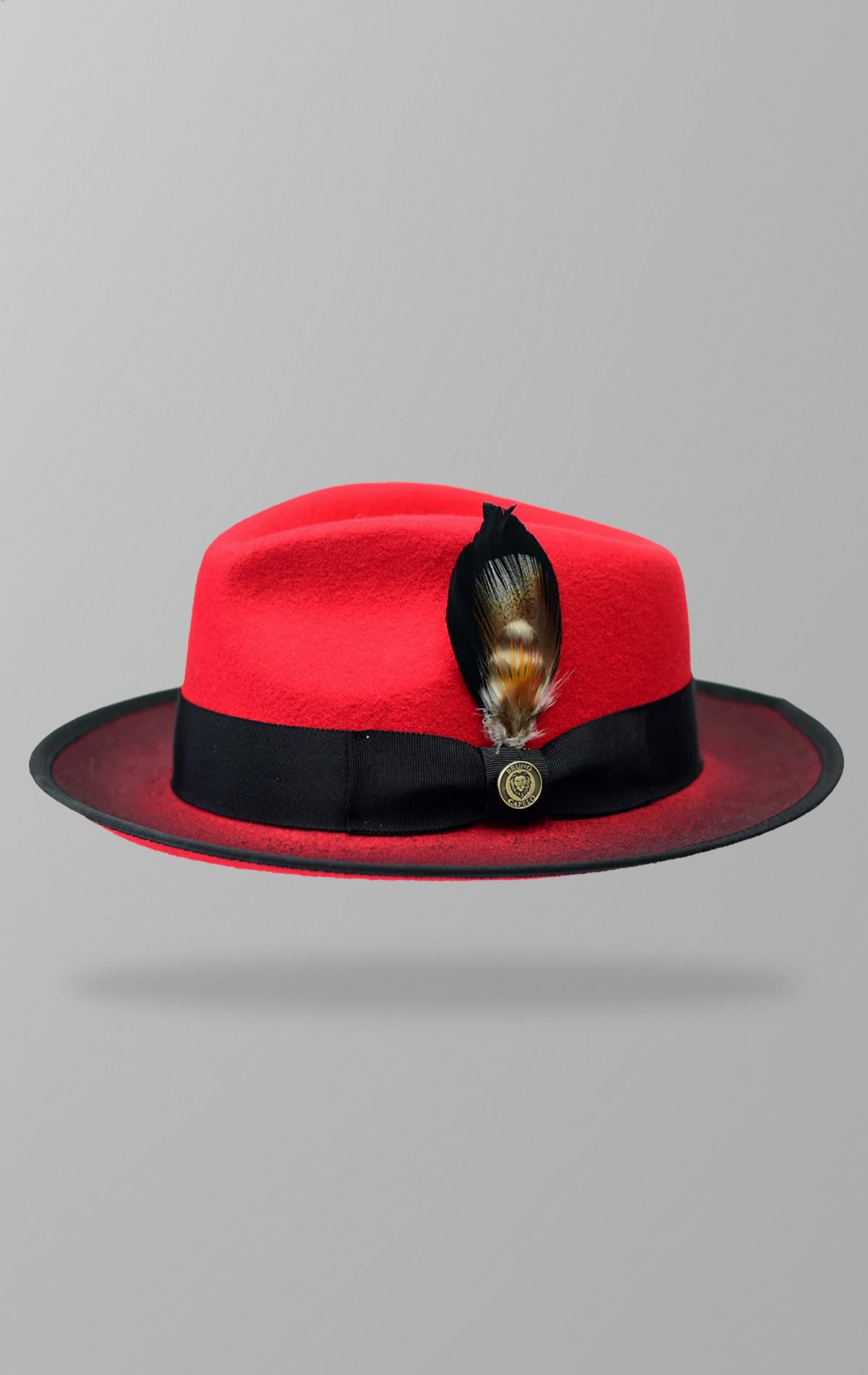 New Yorker Collection fedora crafted from 100% Australian Wool with a 2.5-inch snap bound brim and spray effect.