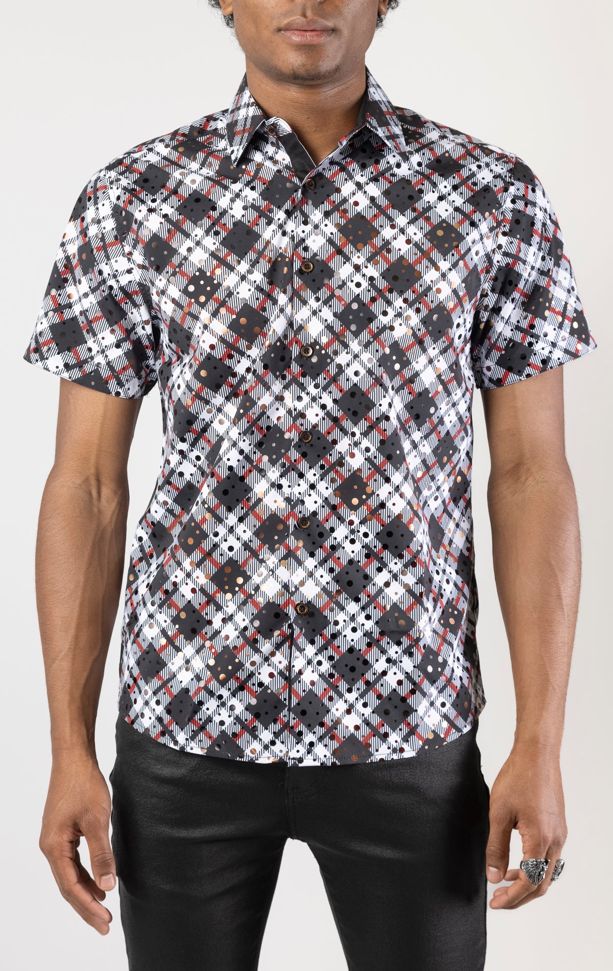 Men's casual button-down shirt in a relaxed fit with short sleeves. The shirt features a stylish pattern and a front button closure.