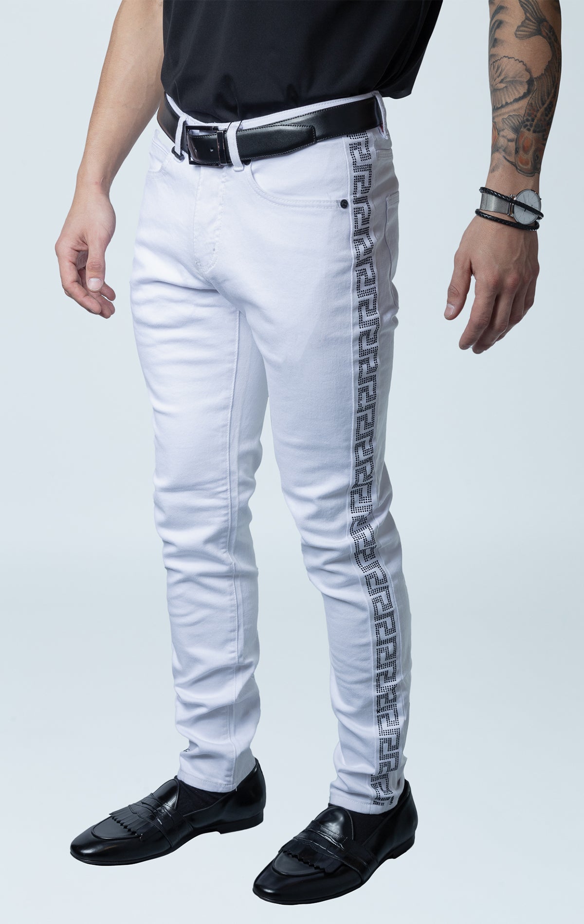 White high quality denim pants with side stripe taping.