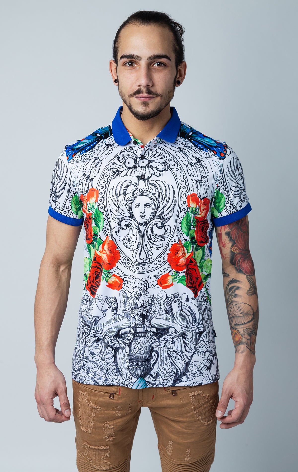 Stylized print polo shirt with collared detailing, short-sleeved composition, three button front fastening